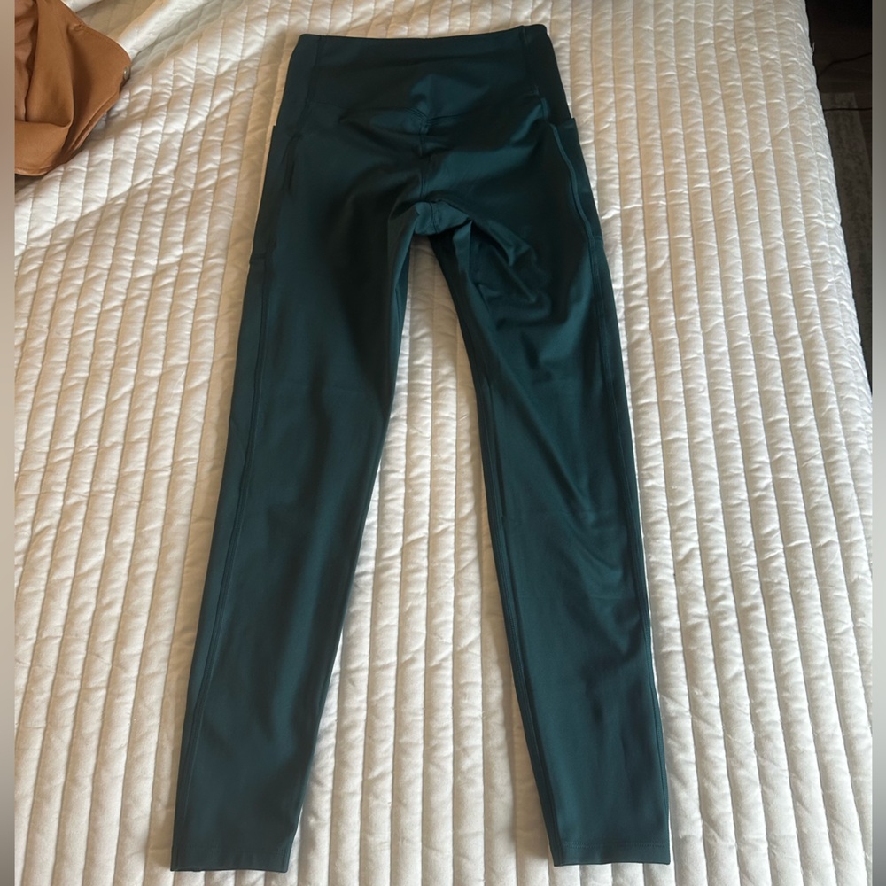Girlfriend Collective High-Rise Pocket Legging - Globe Medium